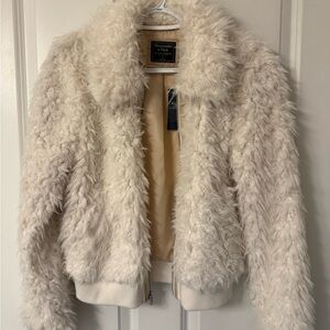 Abercrombie & Fitch Spring Off-White Plush Faux Fur Jacket - Size S - NWT